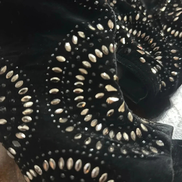 Vince Camuto IMAGINE black beaded peep toe booties
NEW - Picture 5 of 10